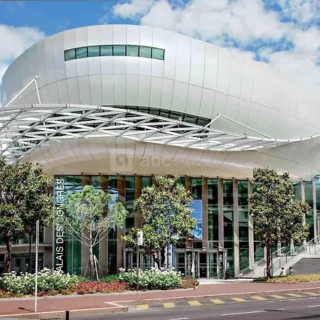 Air Conditioned Apartment, 3 Min Walk To The Beaches, Garage * Антіб