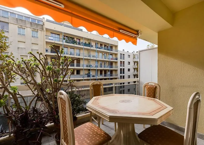 Air Conditioned Apartment, 3 Min Walk To The Beaches, Garage Апартаменти *