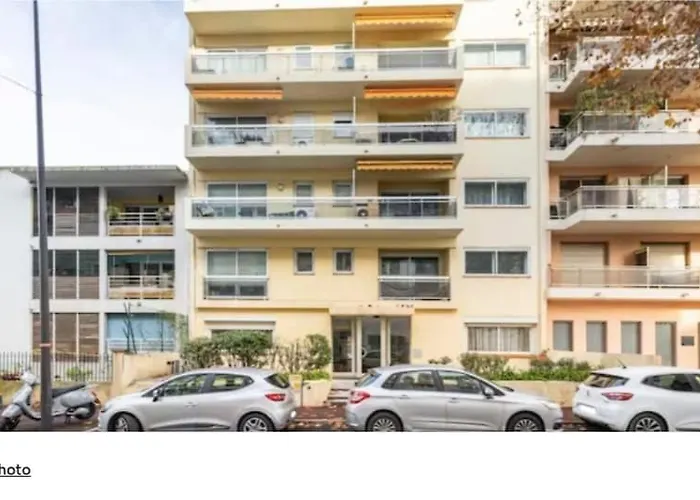 Апартаменти Air Conditioned Apartment, 3 Min Walk To The Beaches, Garage Антіб