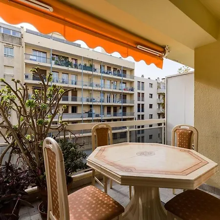 Air Conditioned Apartment, 3 Min Walk To The Beaches, Garage Apartamento *