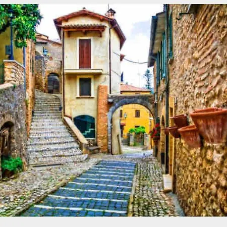 Air Conditioned Apartment, 3 Min Walk To The Beaches, Garage