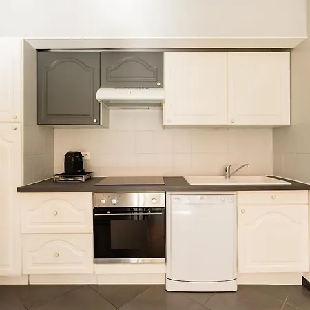 Air Conditioned Apartment, 3 Min Walk To The Beaches, Garage Apartamento *