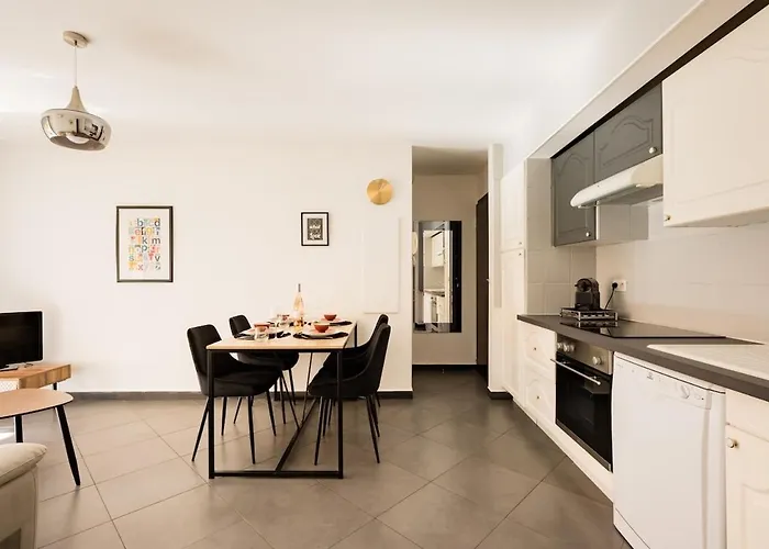 Appartement Air Conditioned Apartment, 3 Min Walk To The Beaches, Garage Antibes